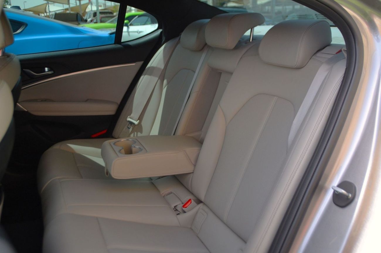 Genesis G70 GINISES/2022//ORIGINAL AIR BAGS/LOOW MILEG//TURBO//NO ACCIDINT