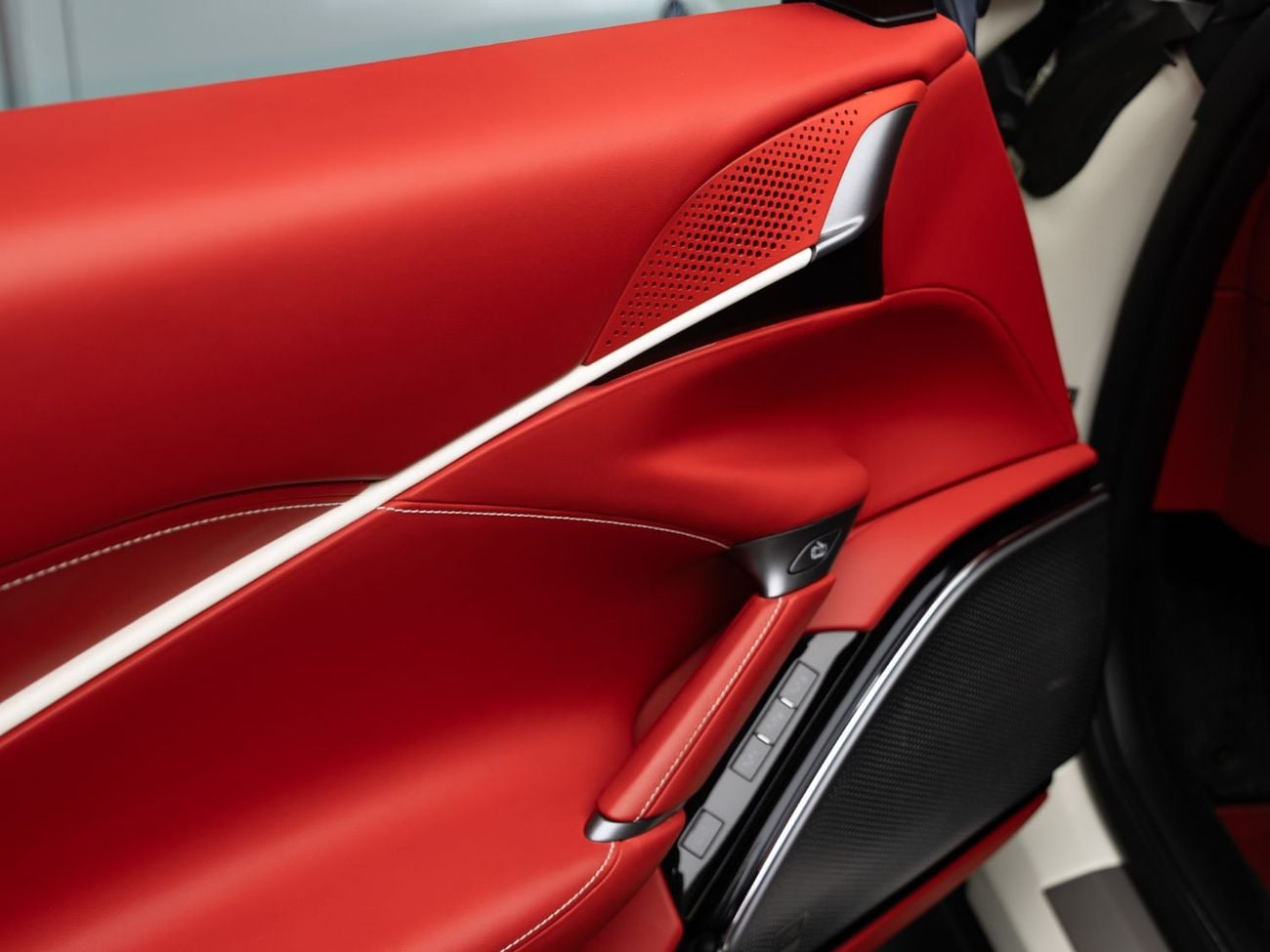 فيراري روما STANDARD BUY NOW, PAY 2027 | THE BLACKLINE STANDARD | Ferrari Warranty + Service Contract, GCC
