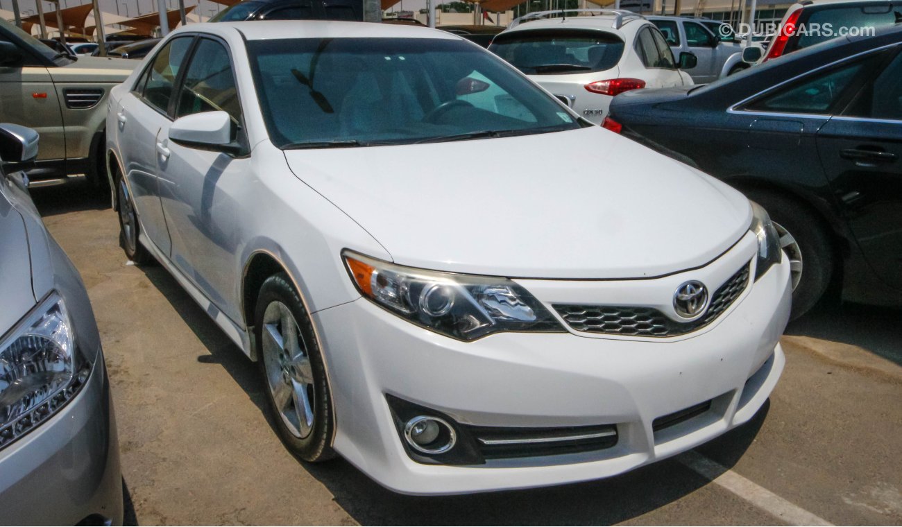 Toyota Camry SE