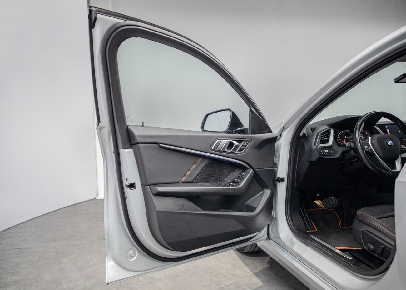 بي أم دبليو 120i Sport 2.0L