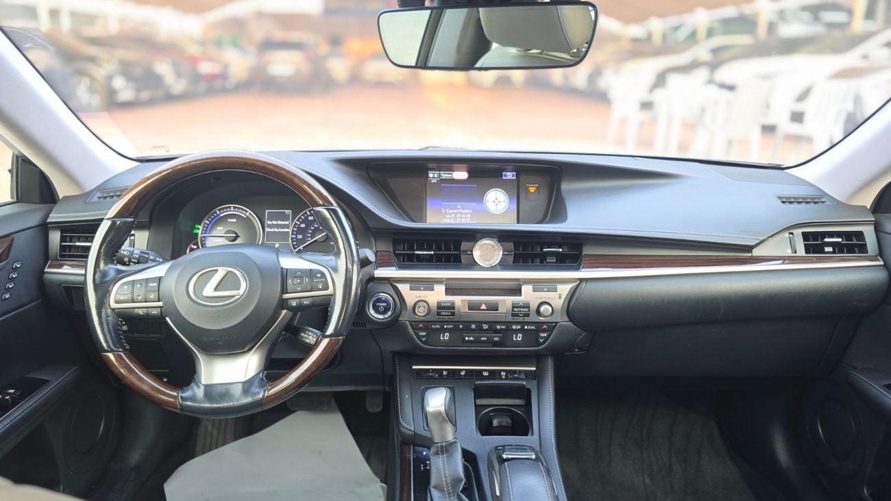 لكزس ES300h Premium