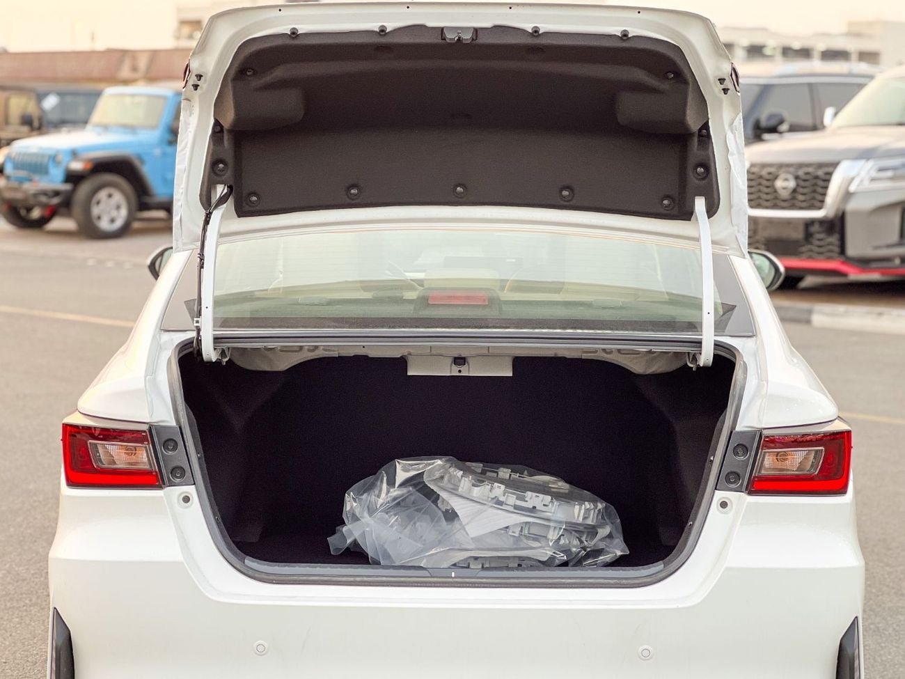تويوتا يارس EXPORT PRICE - Toyota Yaris E STD 1.5L