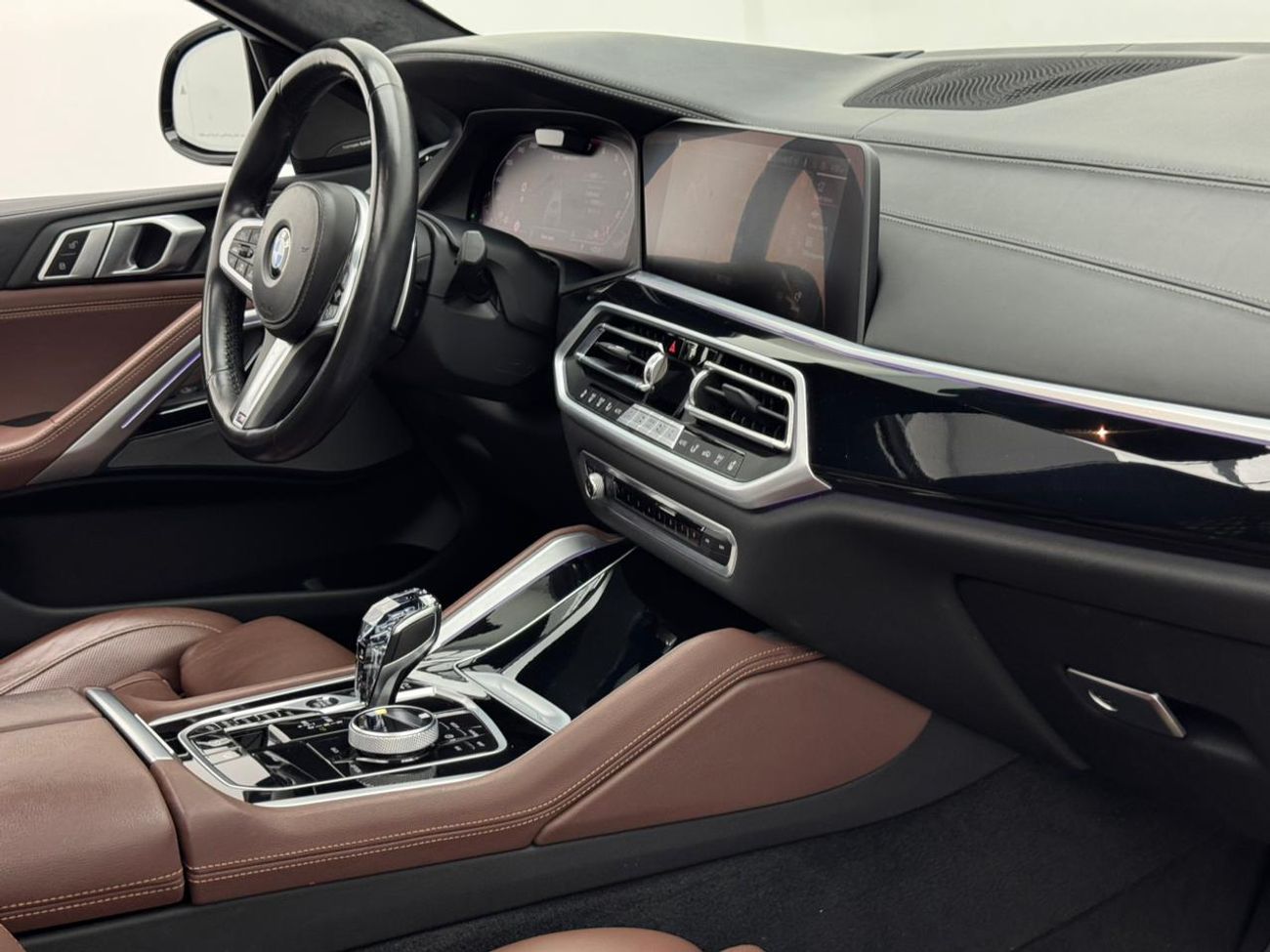 بي أم دبليو X6 M50i 4.4L 2022 BMW X6 M50i, BMW Service History, 2027 BMW Warranty and Service Pack, GCC