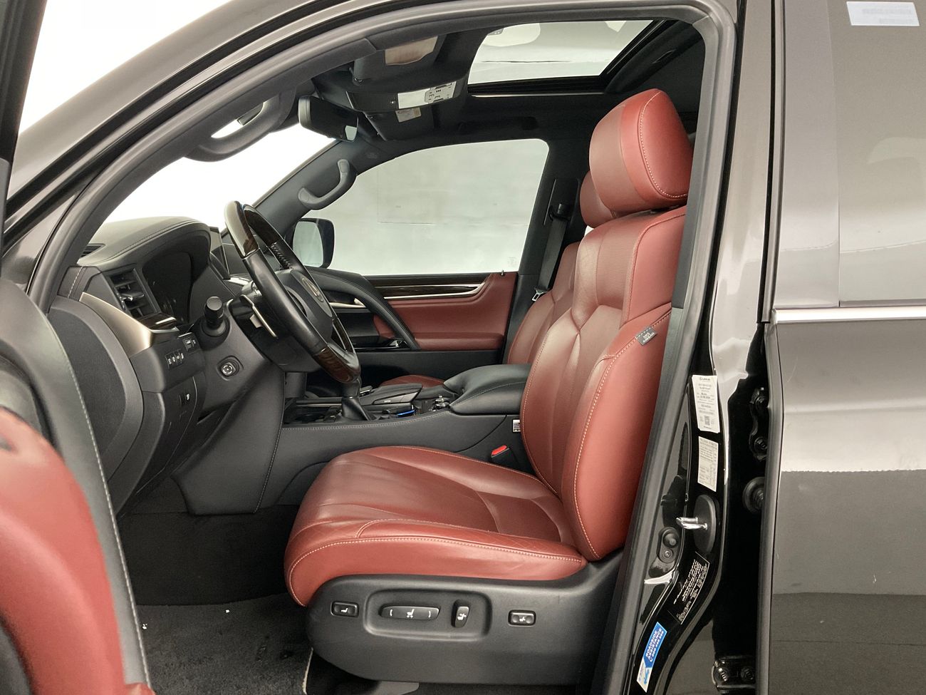 Lexus LX 570 Platinum | Guaranteed Warranty | 0 Down Payment