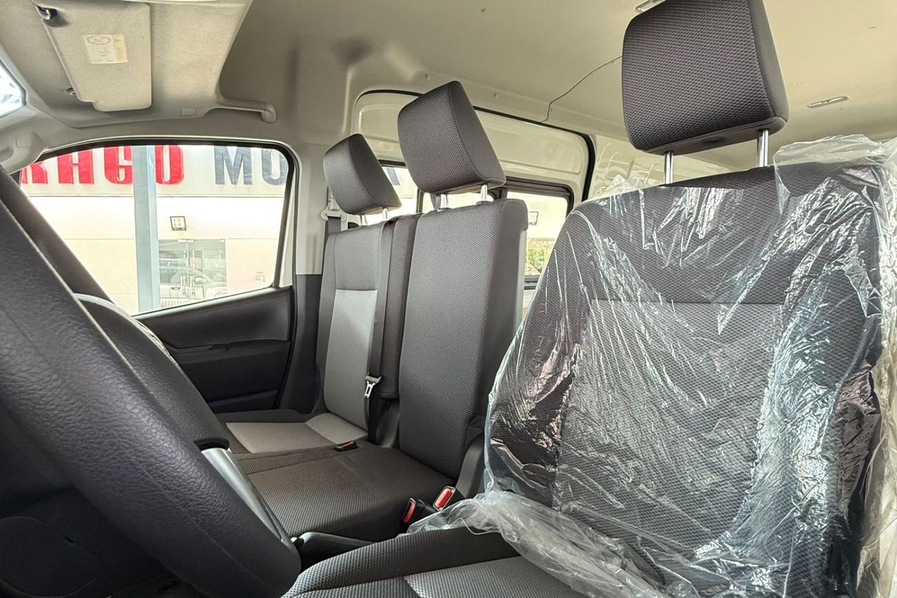 Toyota Hiace 3.5 V6 CARGO MANUAL TRANSMISSION **EXPORT ONLY**التصدير فقط خارج الخليج***