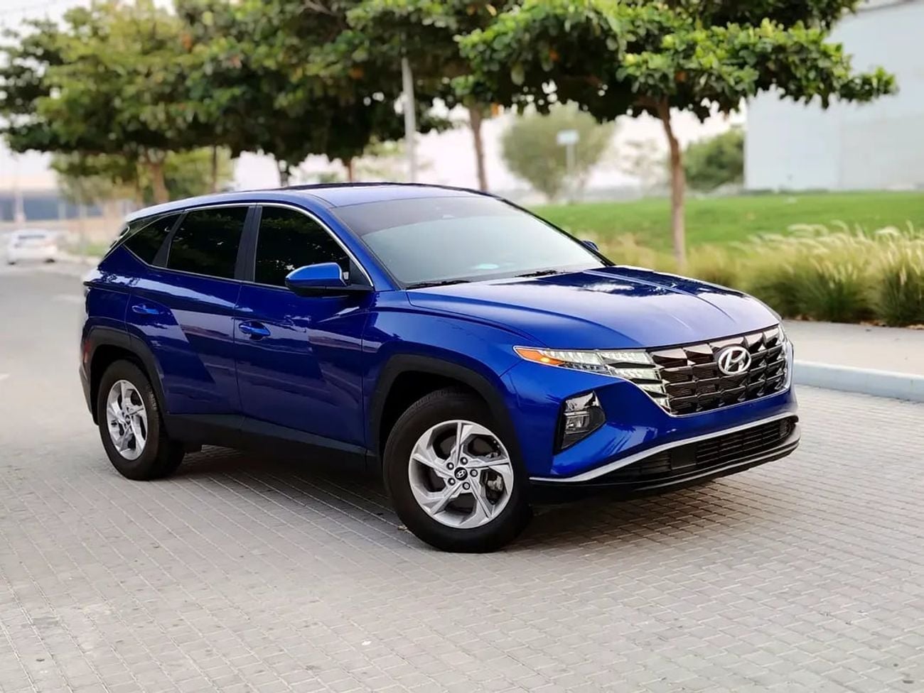 هيونداي توسون US specs Clean Title With Original Paint Mid Option With Very Low KM