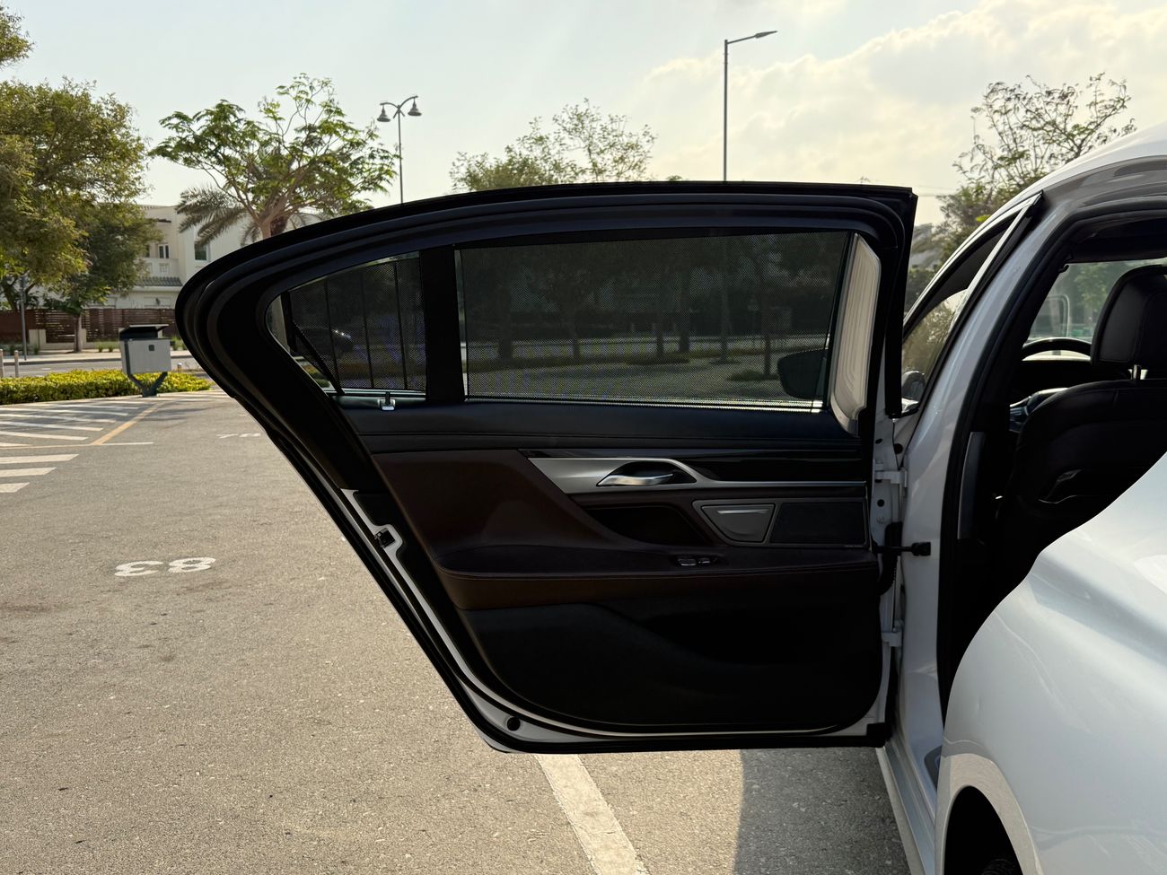 بي أم دبليو 740Li Luxury