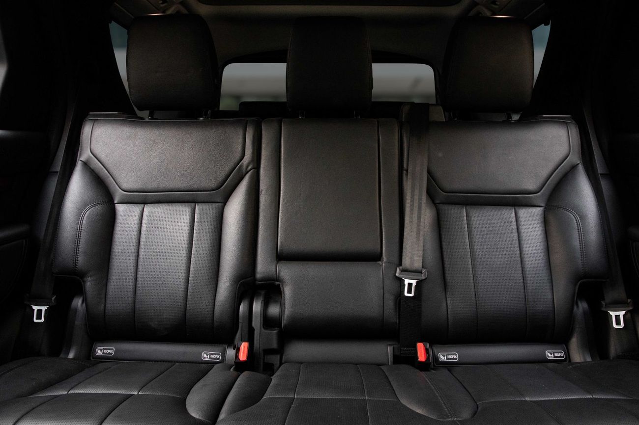 Land Rover Discovery Discovery | 2,742 P.M  | 0% Downpayment | Low KMs!