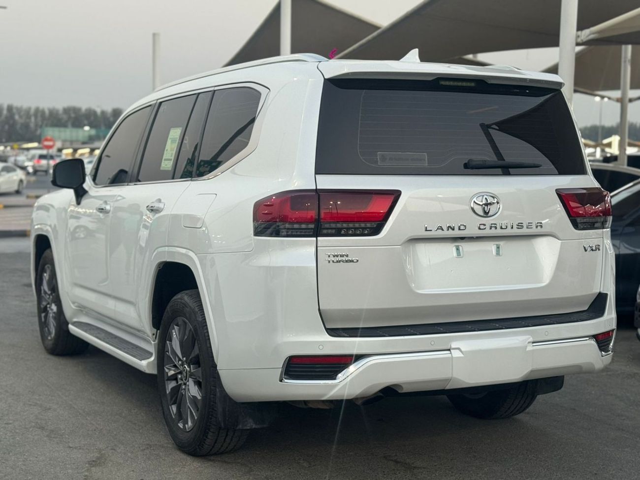 Toyota Land Cruiser VXR 3.5L TWIN TURBO