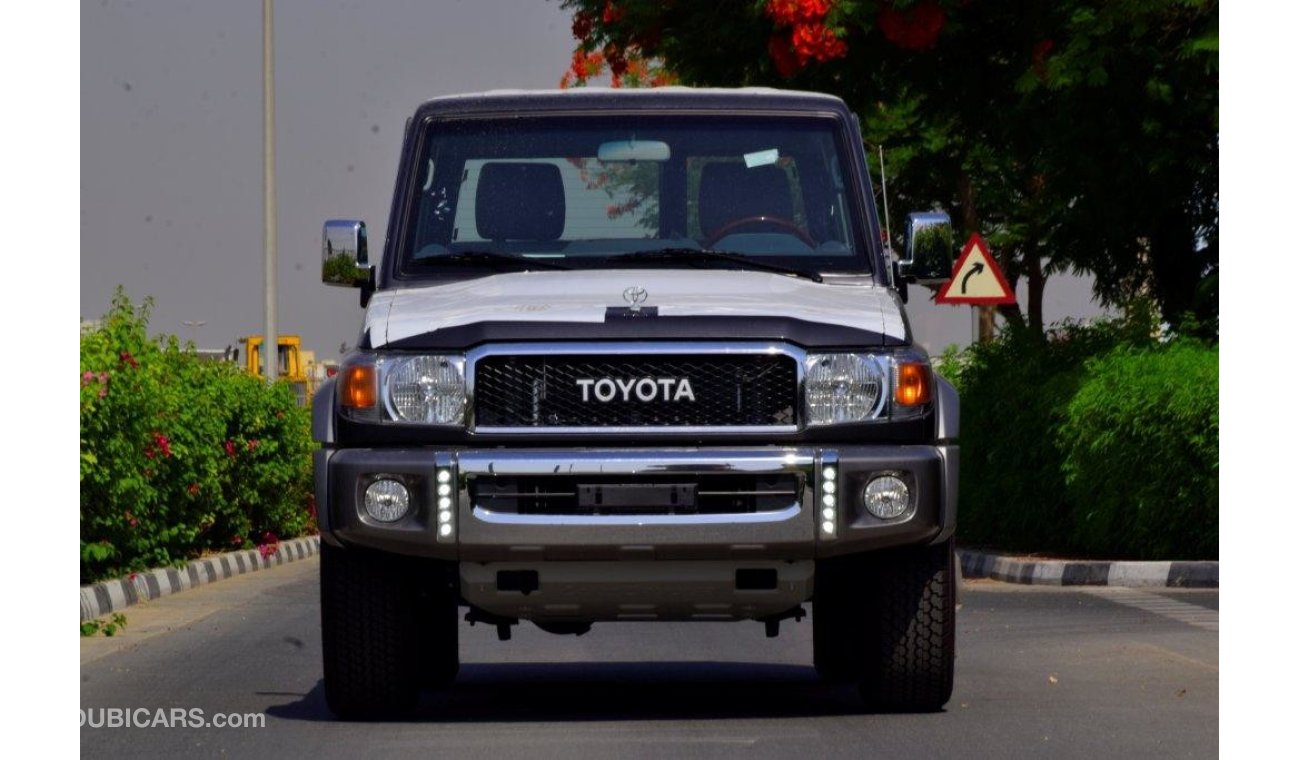 Toyota Land Cruiser 76 Hardtop 5 Seater