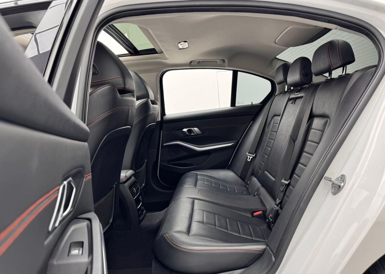 BMW 330i Std 2.0L 2019 BMW 330i, BMW Service History, 1 Year Warranty, Excellent Condition, GCC