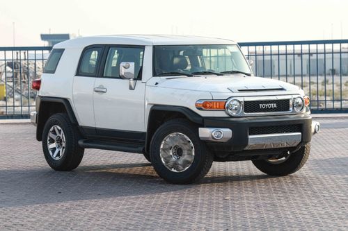 Toyota FJ Cruiser 2023 Toyota FJ Cruiser 4.0 W/0 JBL - White inside Grey | Export Only