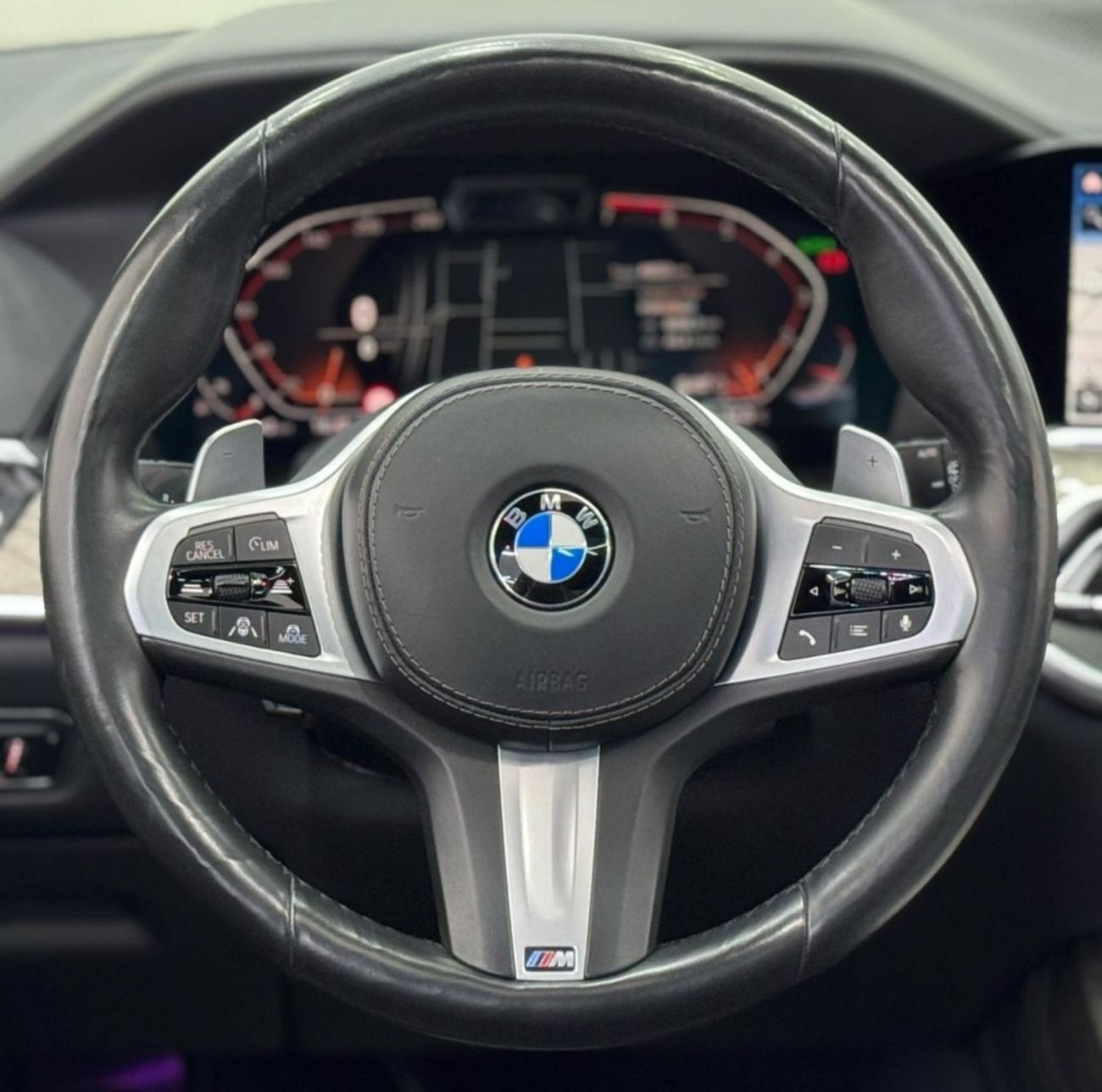 بي أم دبليو X7 50i 4.4L 2019 BMW X7 xDrive50i M-Sport, Warranty, Full BMW Service History, Fully Loaded, 7 Seater,