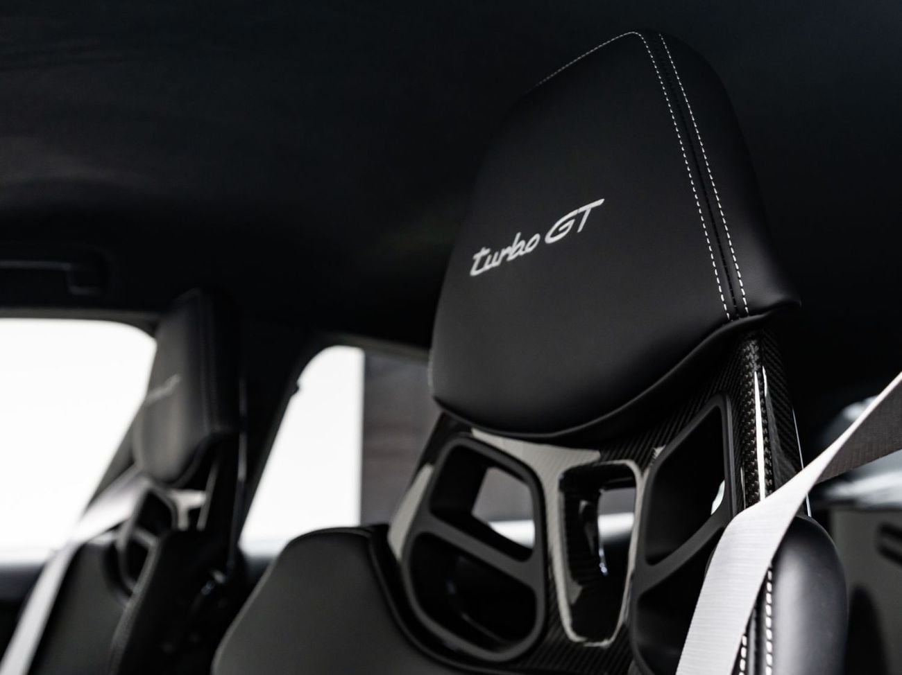 بورش تايكان 2025 Porsche Taycan Turbo GT, 2027 Porsche Warranty, Full Weissach Package, Very Low KMs, GCC