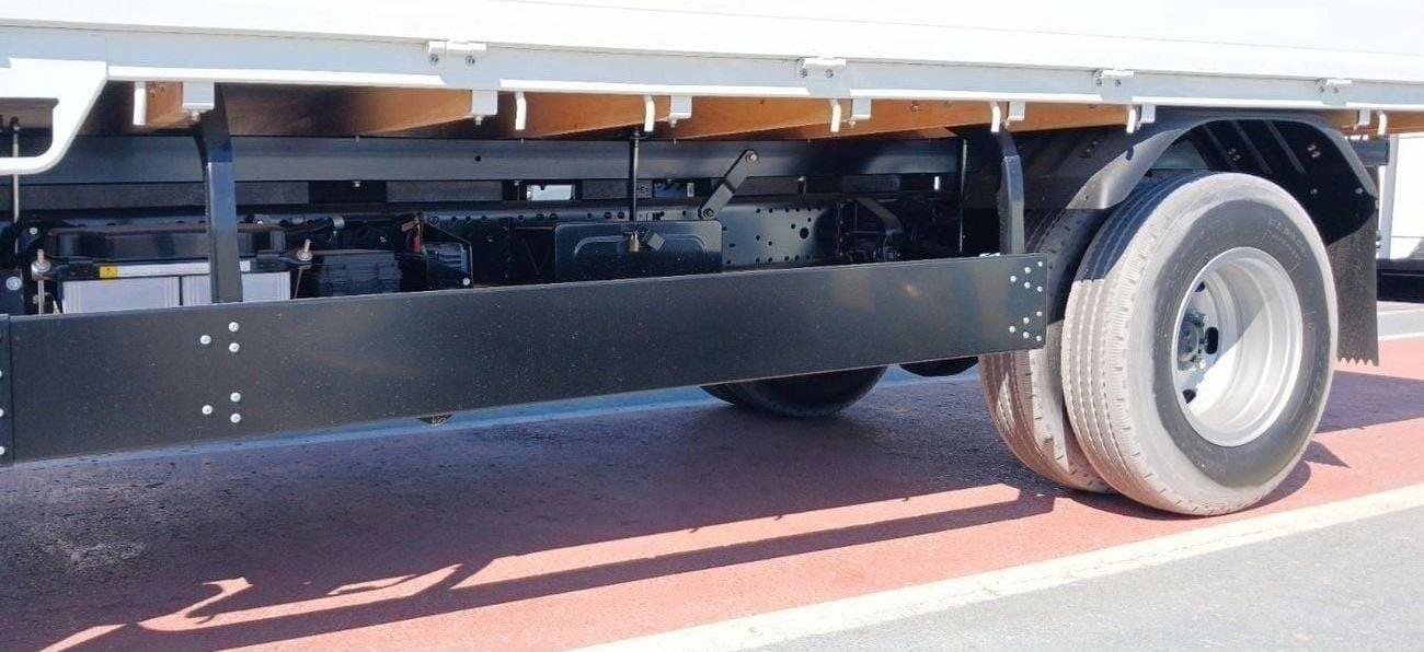 ميتسوبيشي فوسو كانتير Mitsubishi Canter Cargo Body 4.2L Diesel MT 2024YM