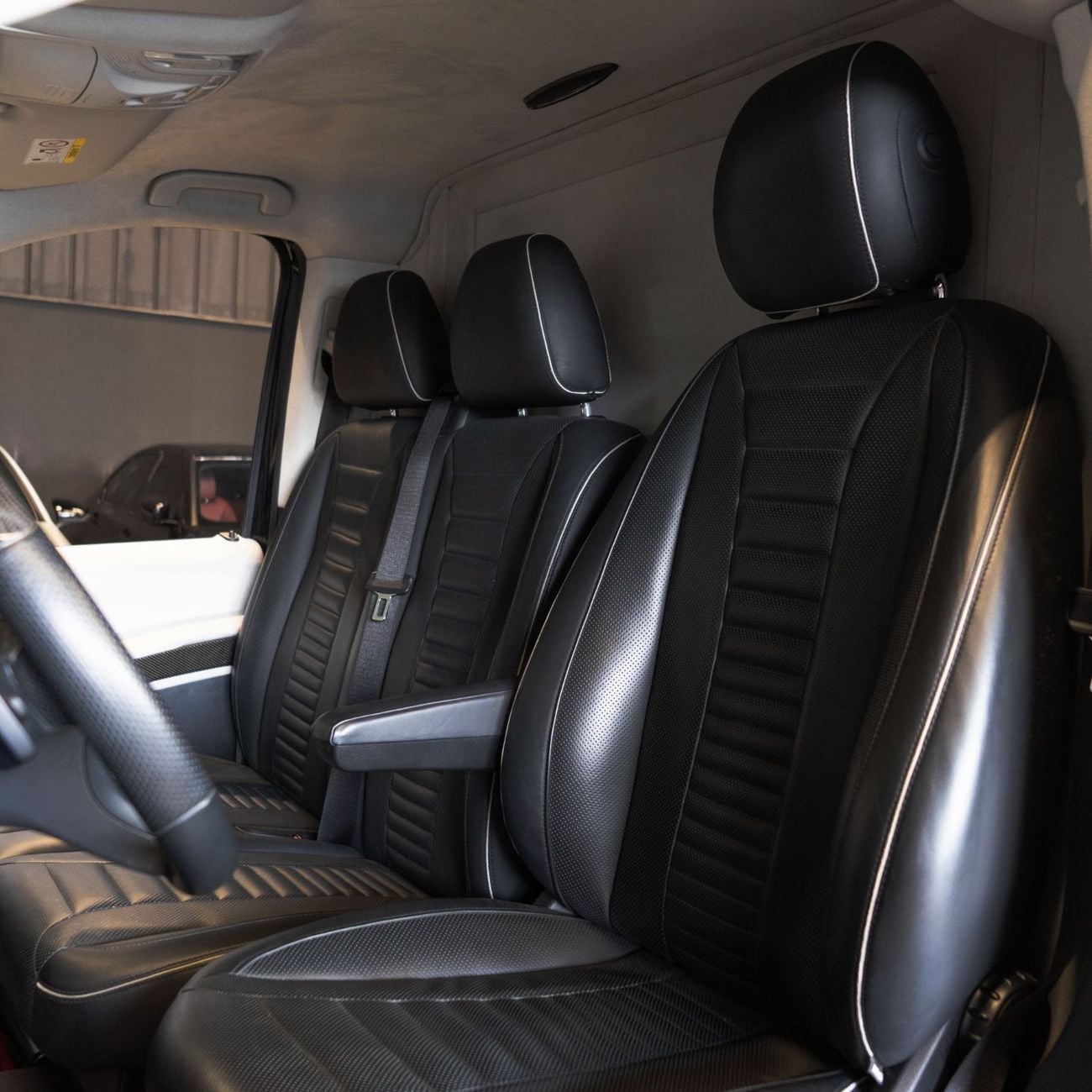 Mercedes Benz V 250 AED 2,682 P.M • 0% Downpayment • Mercedes-Benz V 250d Exclusive • 1 Year Warranty