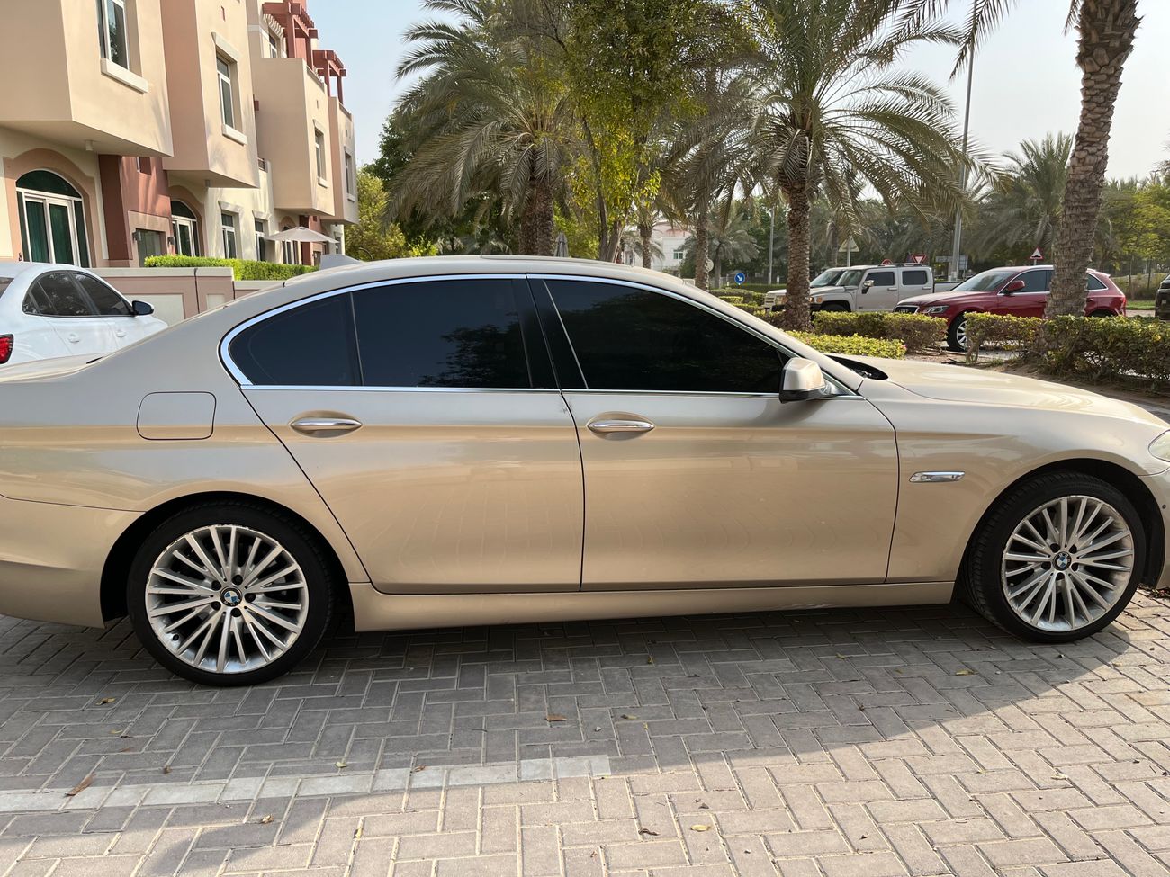 BMW 528i
