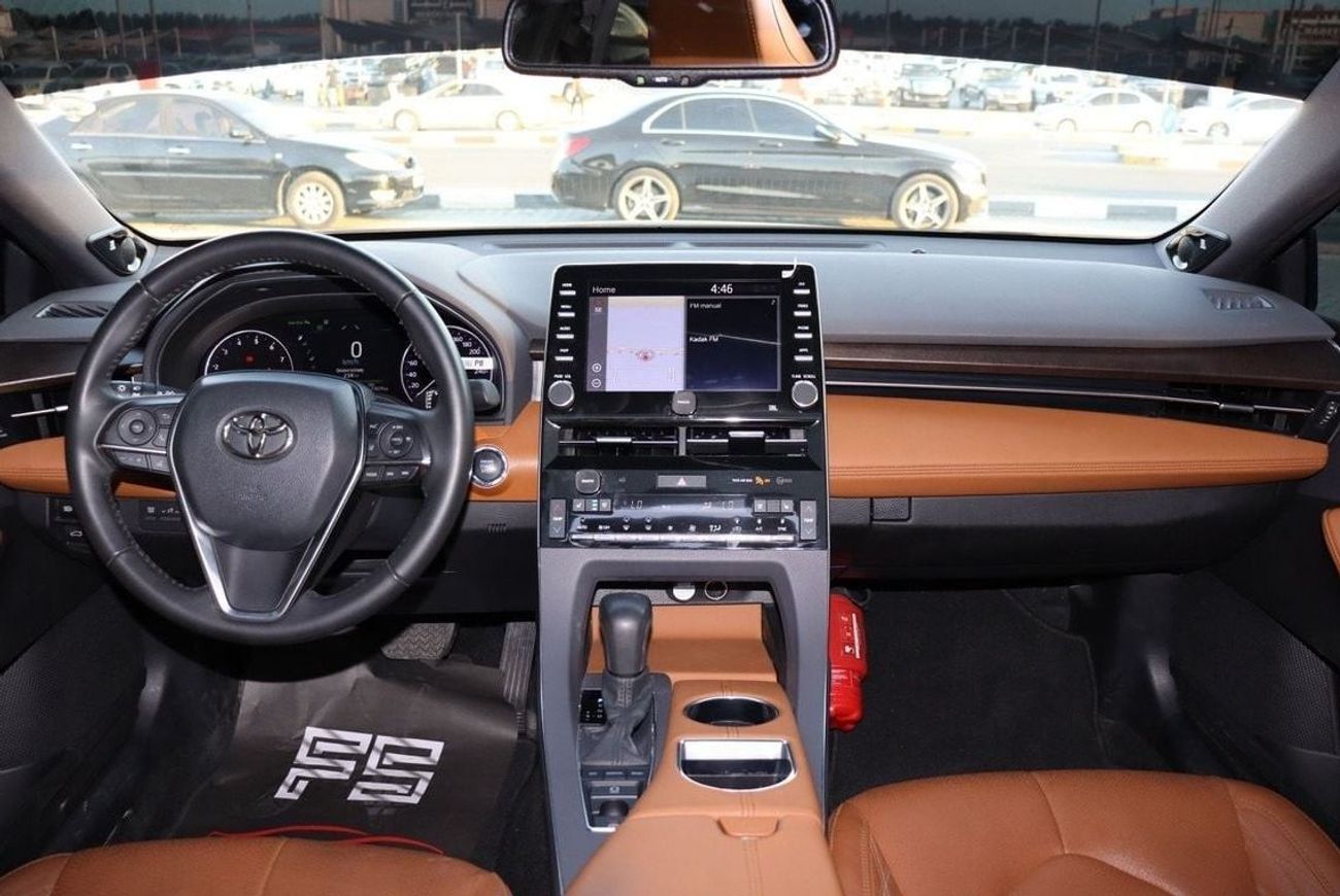 Toyota Avalon Limited 3.5L Toyota Avalon V6 / GCC / First Owner / Full / Under Warranty