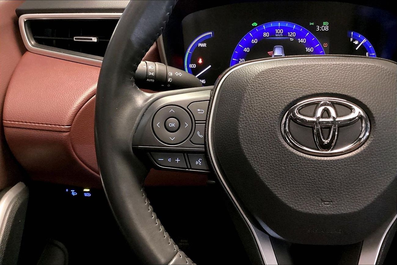 تويوتا كورولا كروس GLI | National Day Celebration | شامل الضمان | 0 ﺪﻔﻋﺓ ﺃﻮﻟﻯ