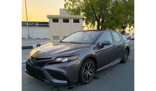 Toyota Camry SE 2.5L (204 HP)