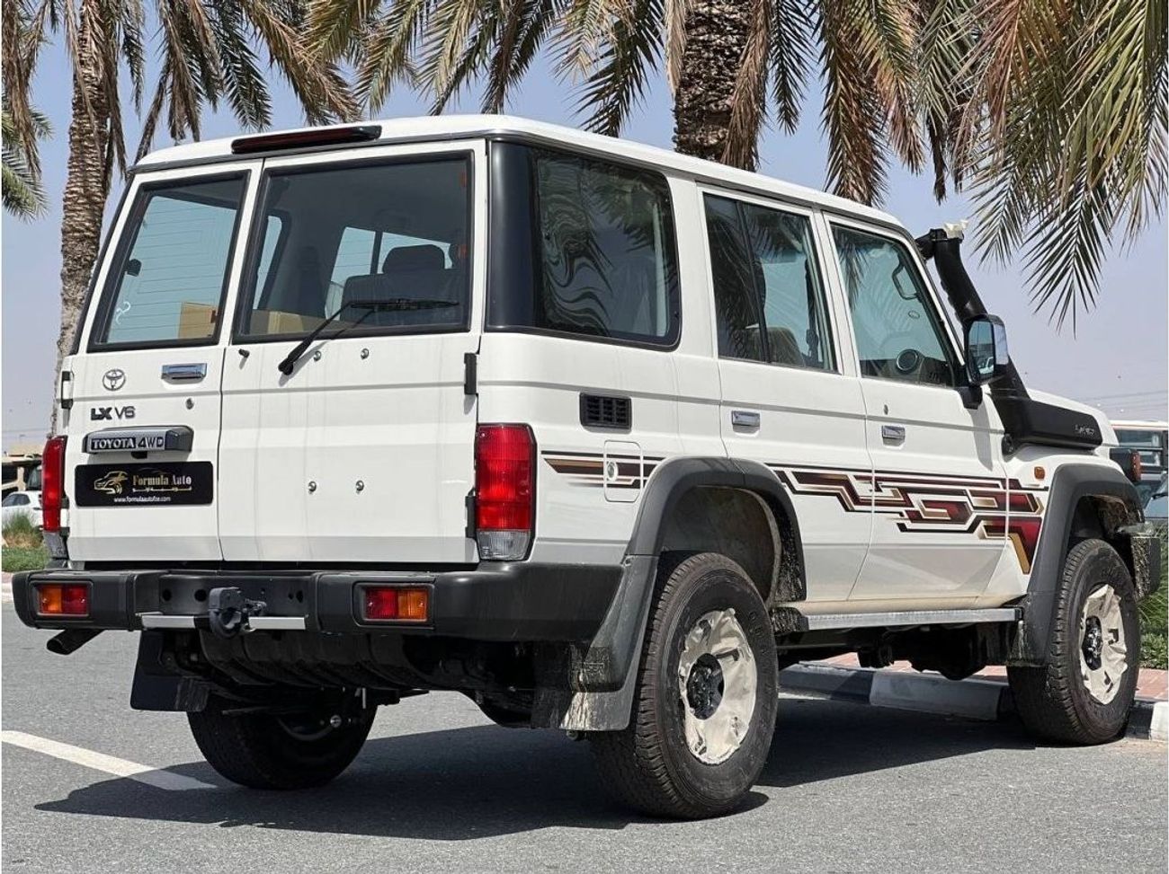 تويوتا لاند كروزر 70 LC76 4.0L PTR M/T // 2025 // HIGH OPTION WITH DVD & BACK CAMERA , POWER WINDOWS , COOL BOX // SPECIA