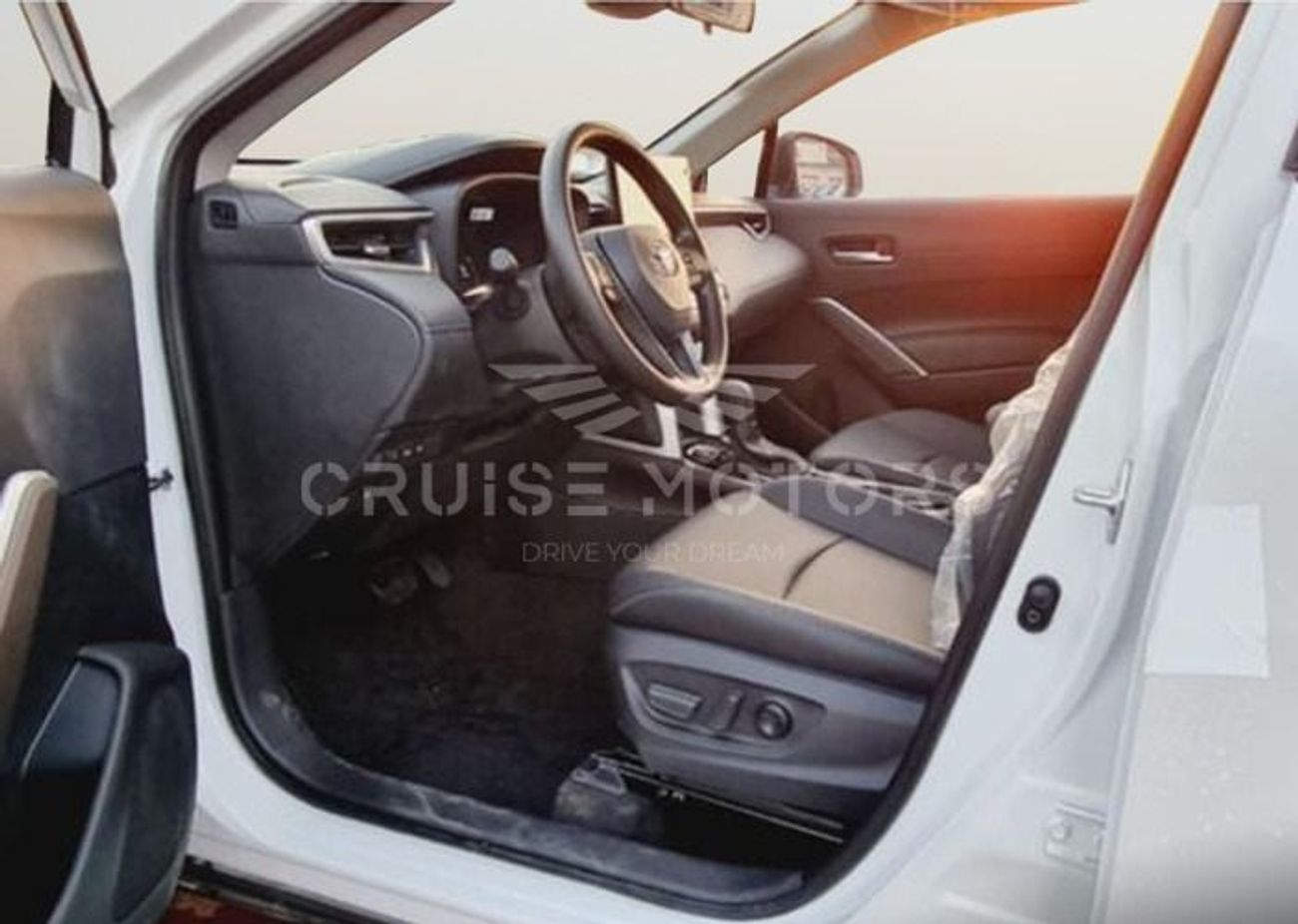 تويوتا كورولا كروس Toyota Corolla Cross TOYOTA COROLLA CROSS 2.0L HYBRID WITH RADAR MY 2025