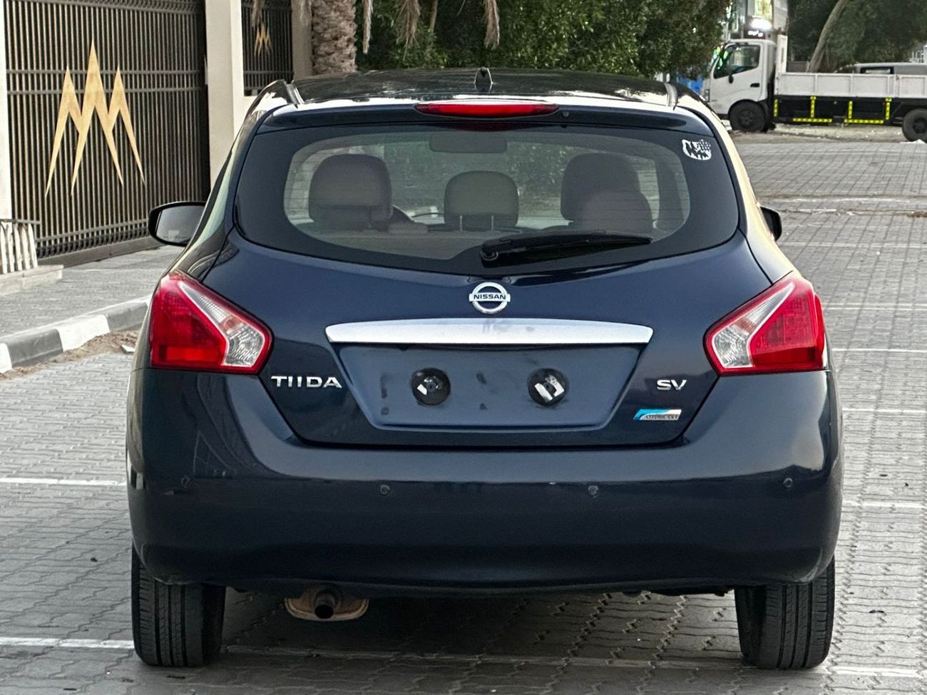 Nissan Tiida SV