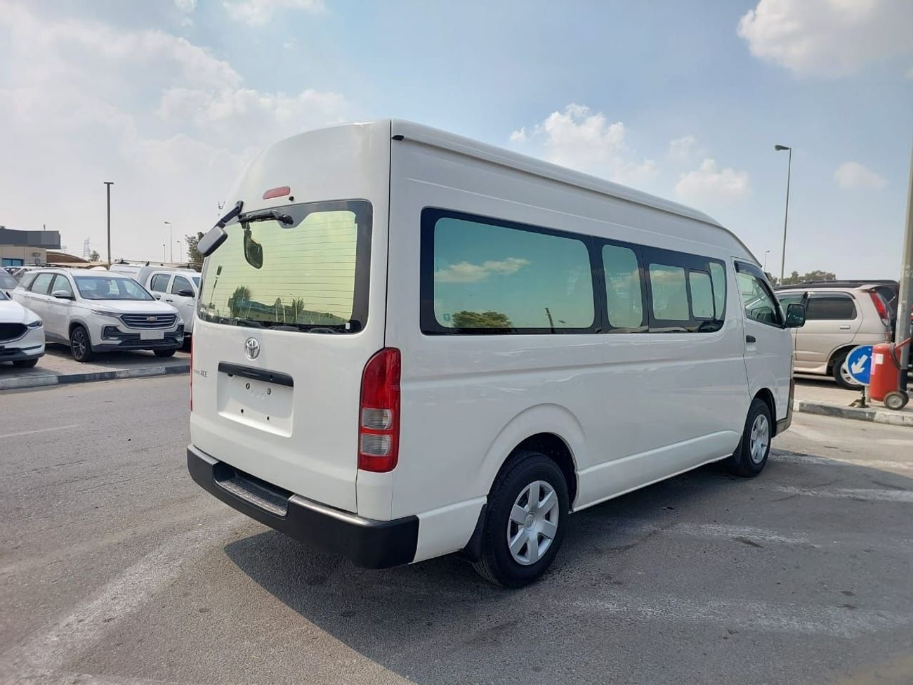 Toyota Hiace TOYOTA HIACE VAN RHD 2015 MODEL 3.0 L DIESEL AUTOMATIC(PM15267)