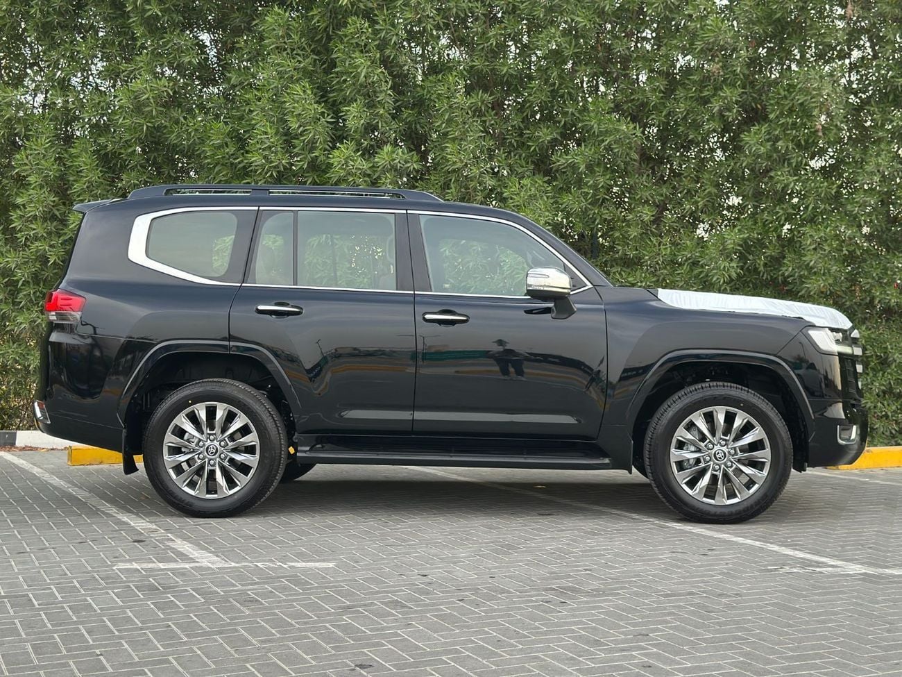 Toyota Land Cruiser VXR | Brand New | Only For Export