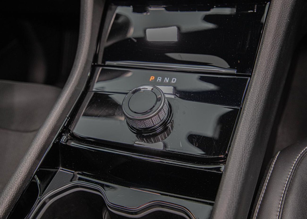 جيب جراند شيروكي L Altitude 3.6L