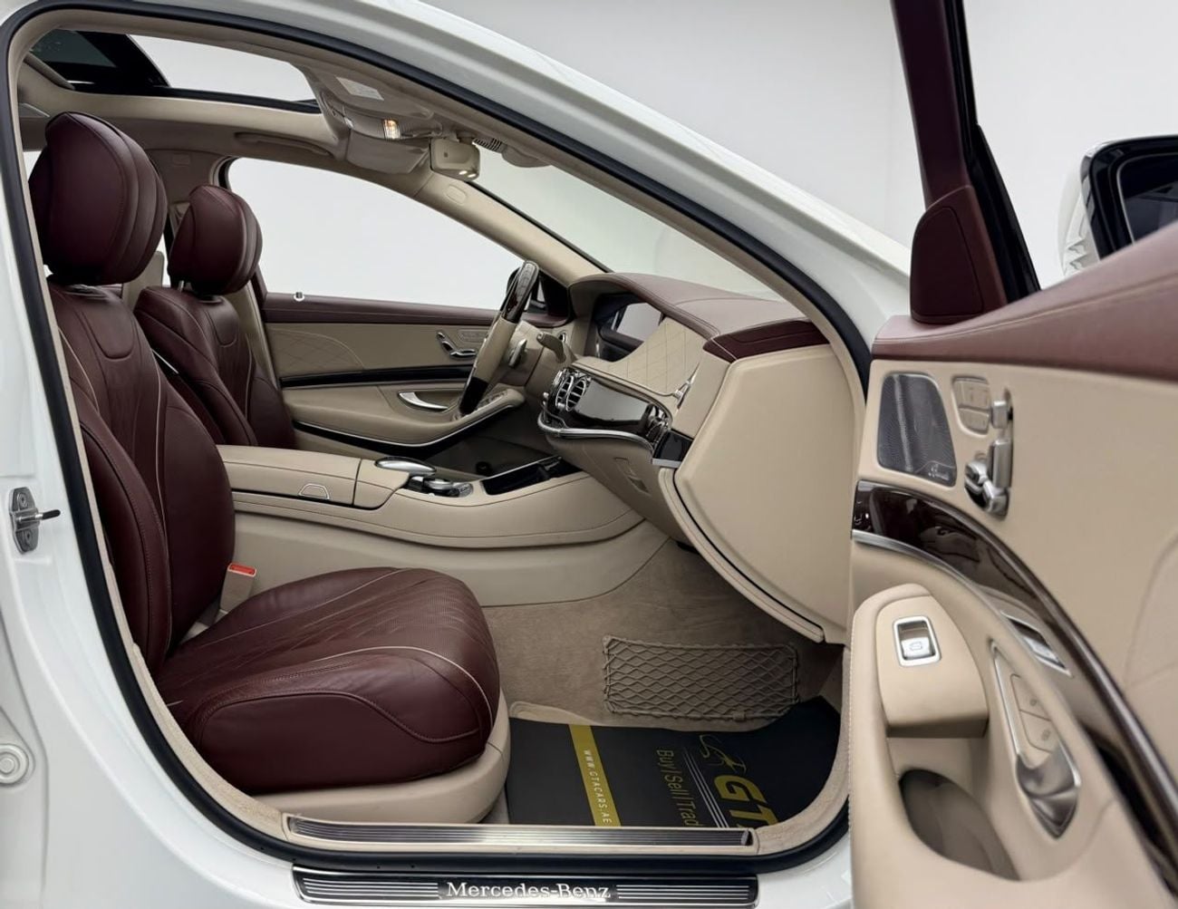 Mercedes Benz S560 L AMG 2019 Mercedes Benz S560 L 4MATIC, Warranty, Full Mercedes Service History, Fully Loaded, GCC