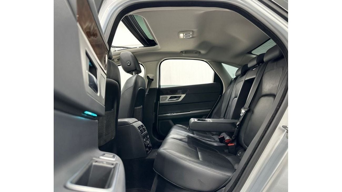 Jaguar XF Pure 2018 Jaguar XF 25t, Sep 2024 AAA Warranty, Service History, Excellent Condition, GCC