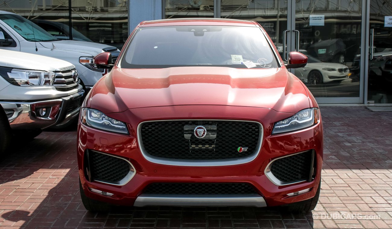 جاغوار F-Pace S AWD