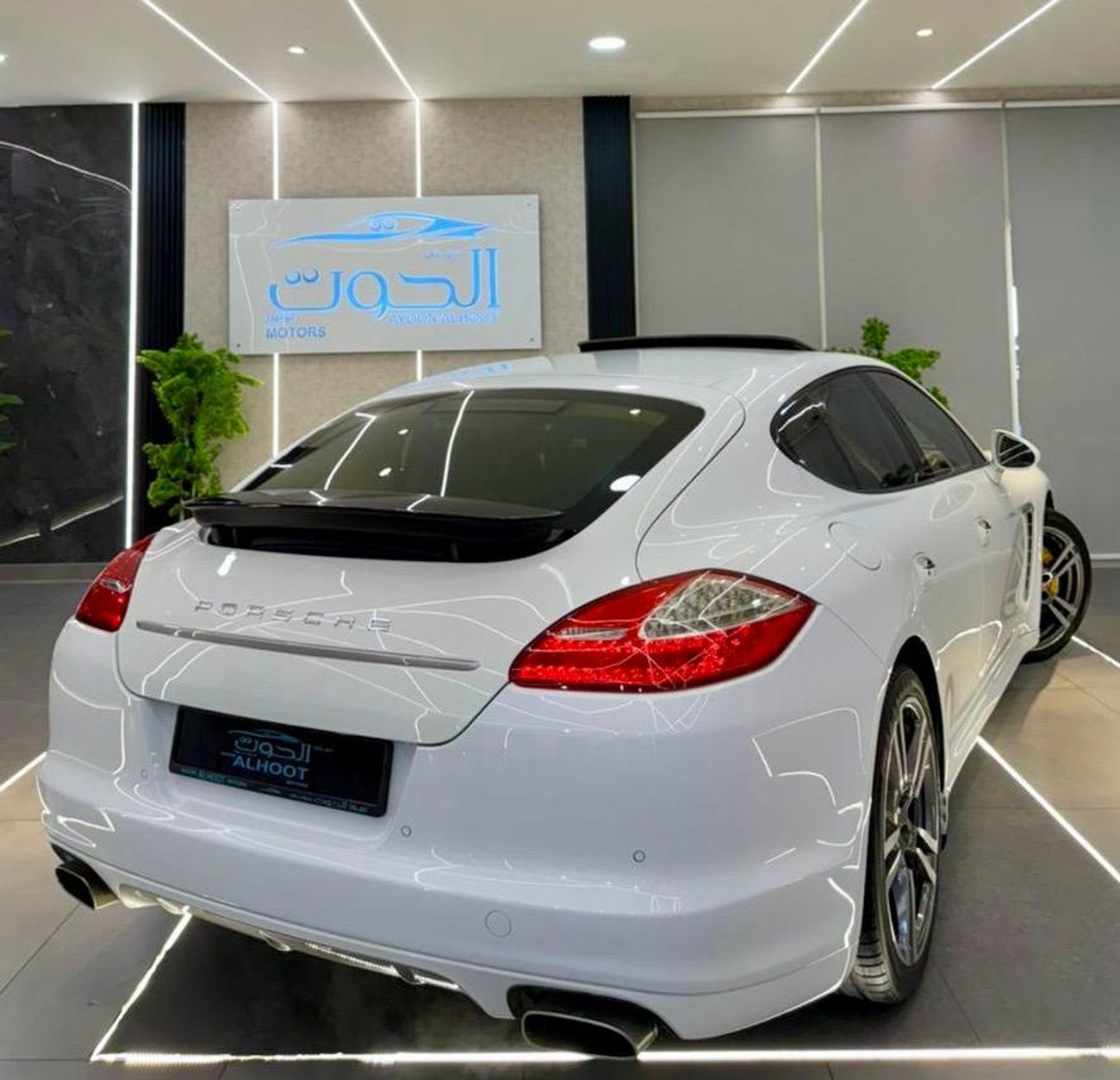 Porsche Panamera PLATINUM PORSCHE PANAMERA V8 || FULLY LOADED || GCC || ACCIDENTS FREE || AMAZING CONDITION