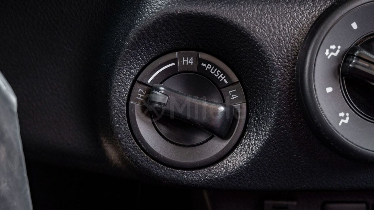 Toyota Hilux DLX
