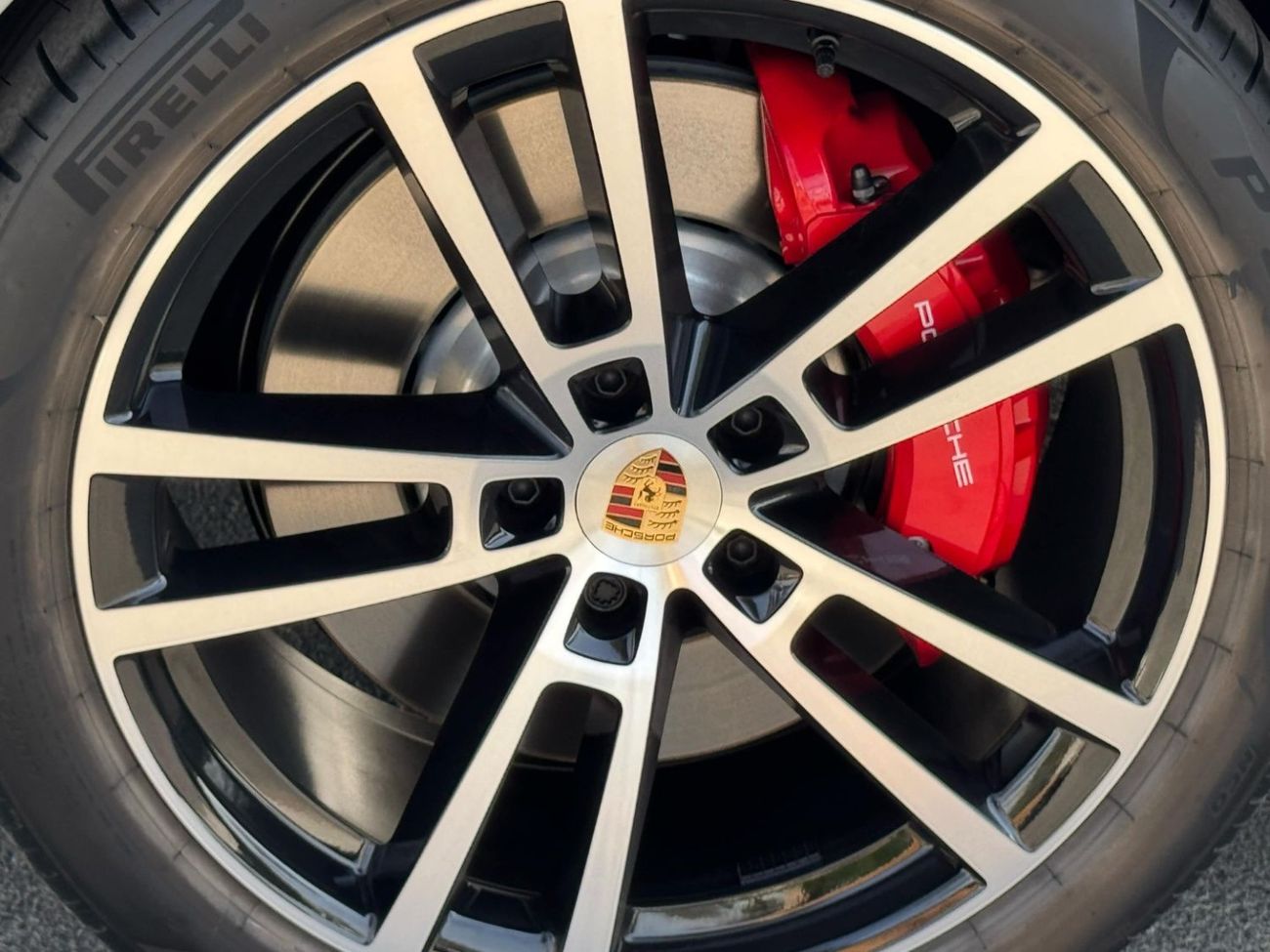 Porsche Cayenne GTS Coupe **2025**GCC SPEC UNDER WARRANTY