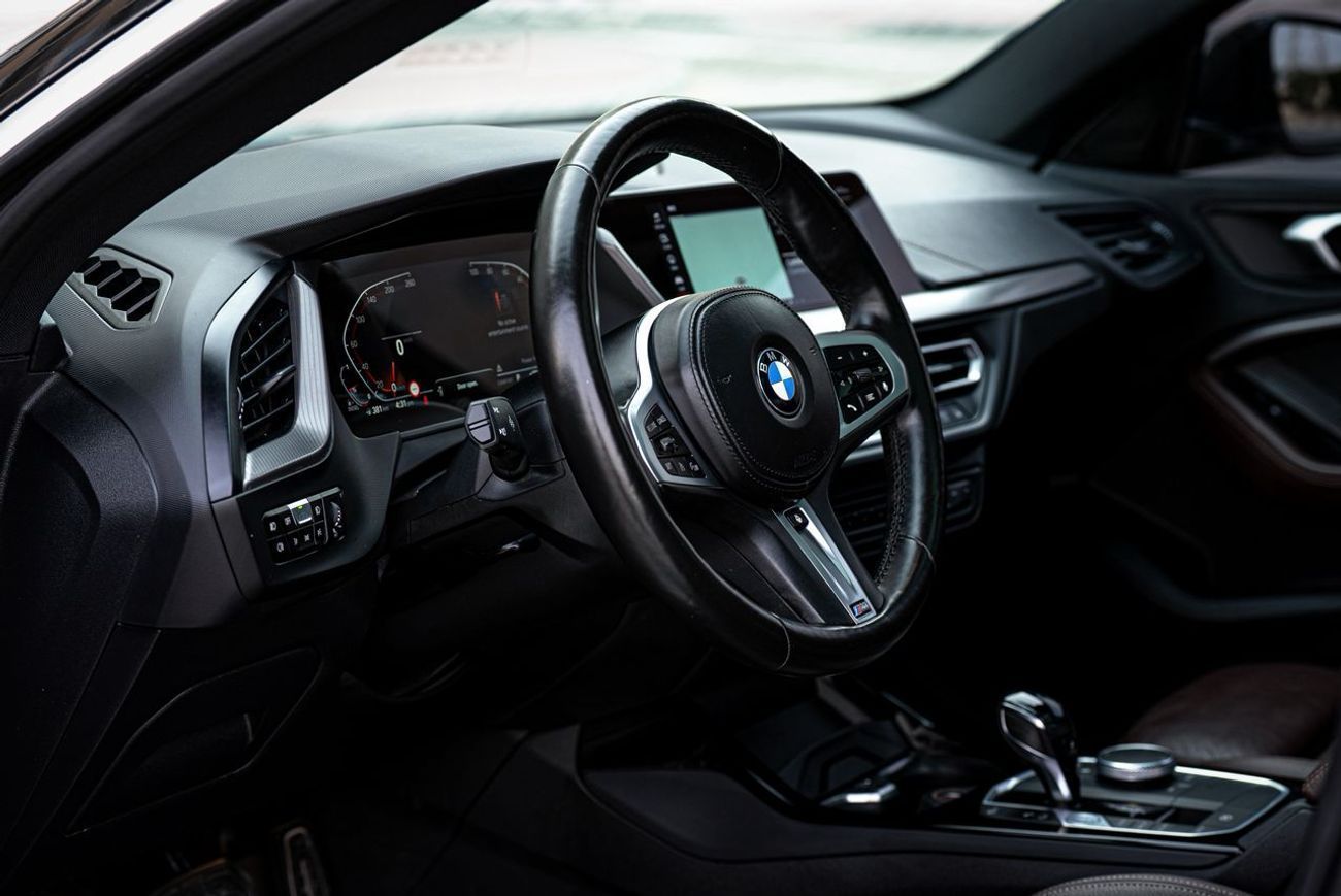 بي أم دبليو 218 218D GRAND COUPE - FULL OPTIONS