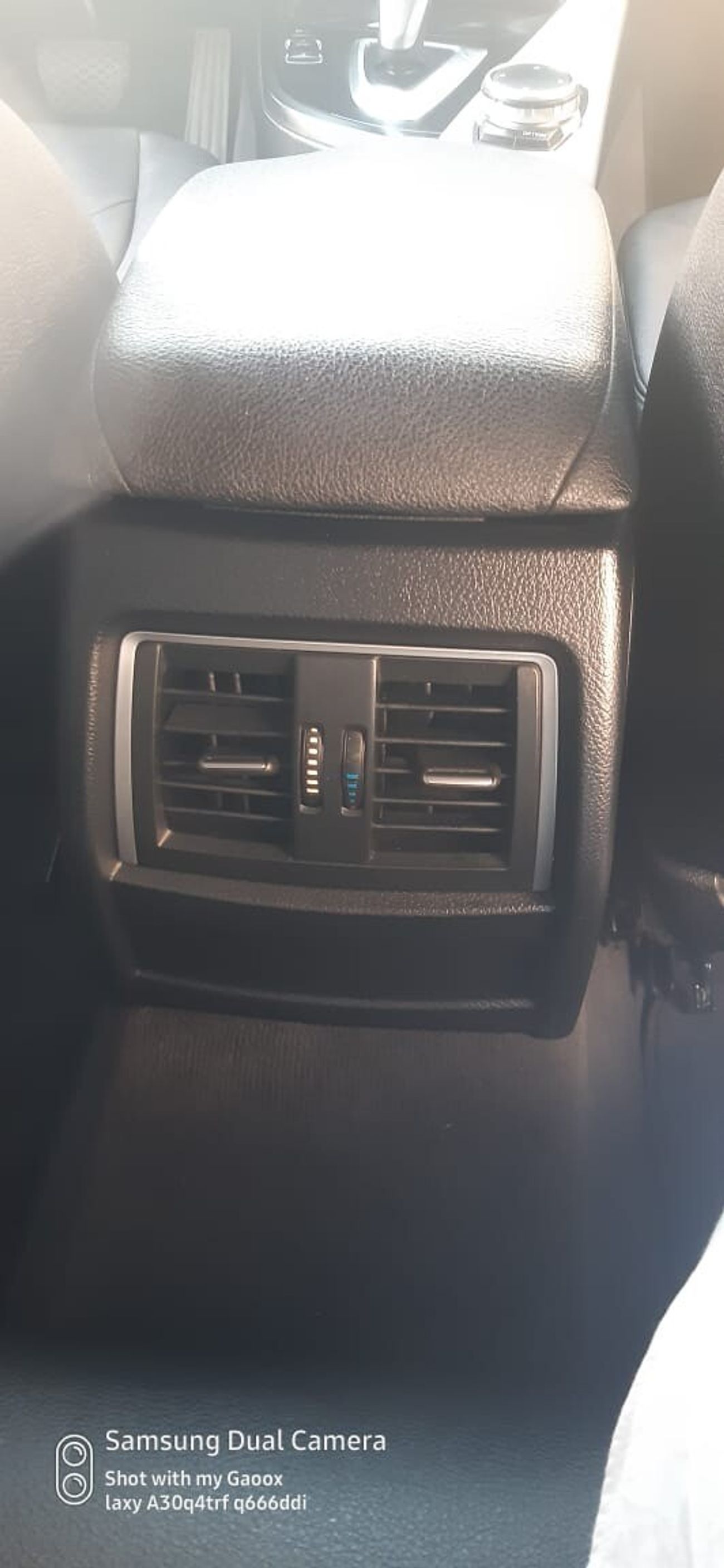 BMW 320i Exclusive 2.0L