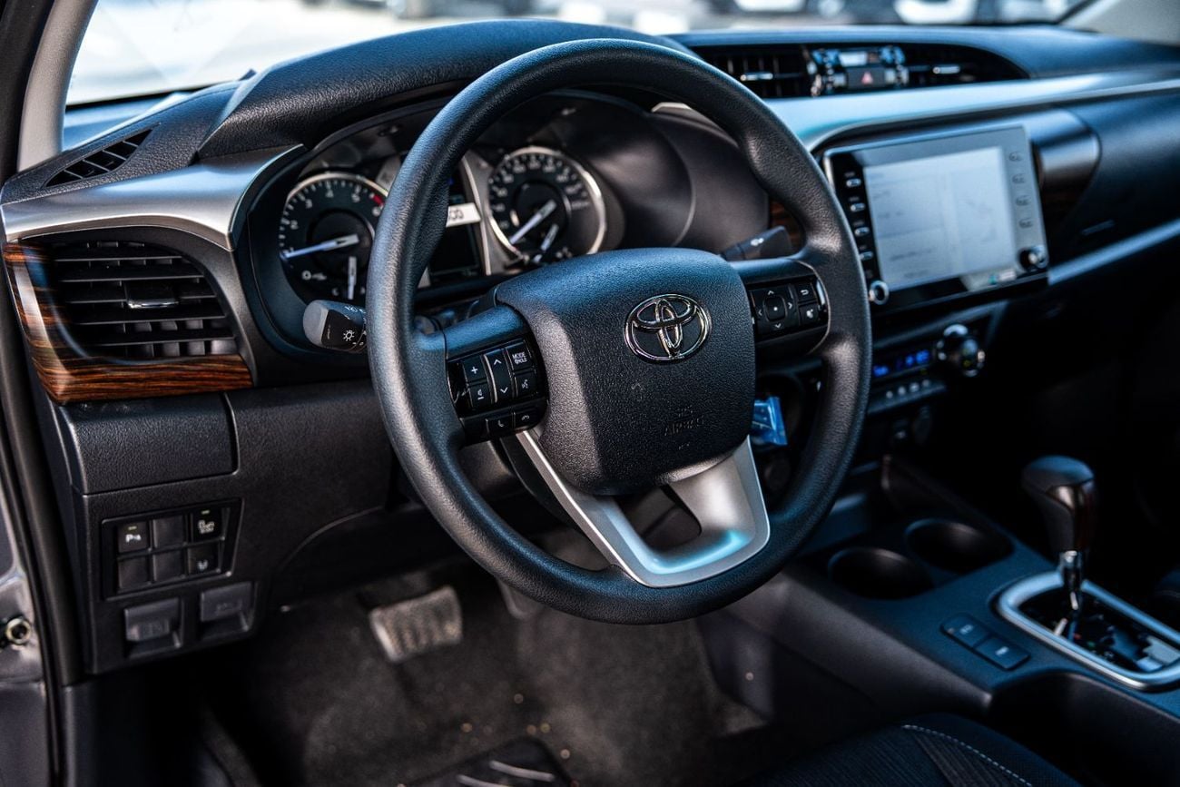 تويوتا هيلوكس Toyota Hilux  4.0-l 4WD pickup  2026 4-door cabin, automatic