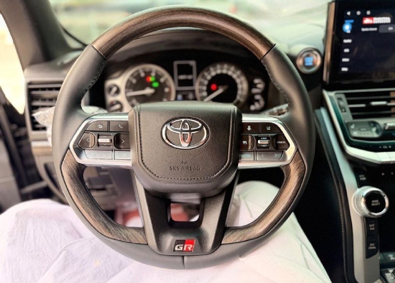 تويوتا لاند كروزر GXR 4.0L (271 HP) 4WD