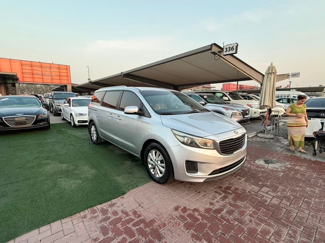 Kia Carnival LX 3.3 liter V6 engine with 276 horsepower, 6-speed