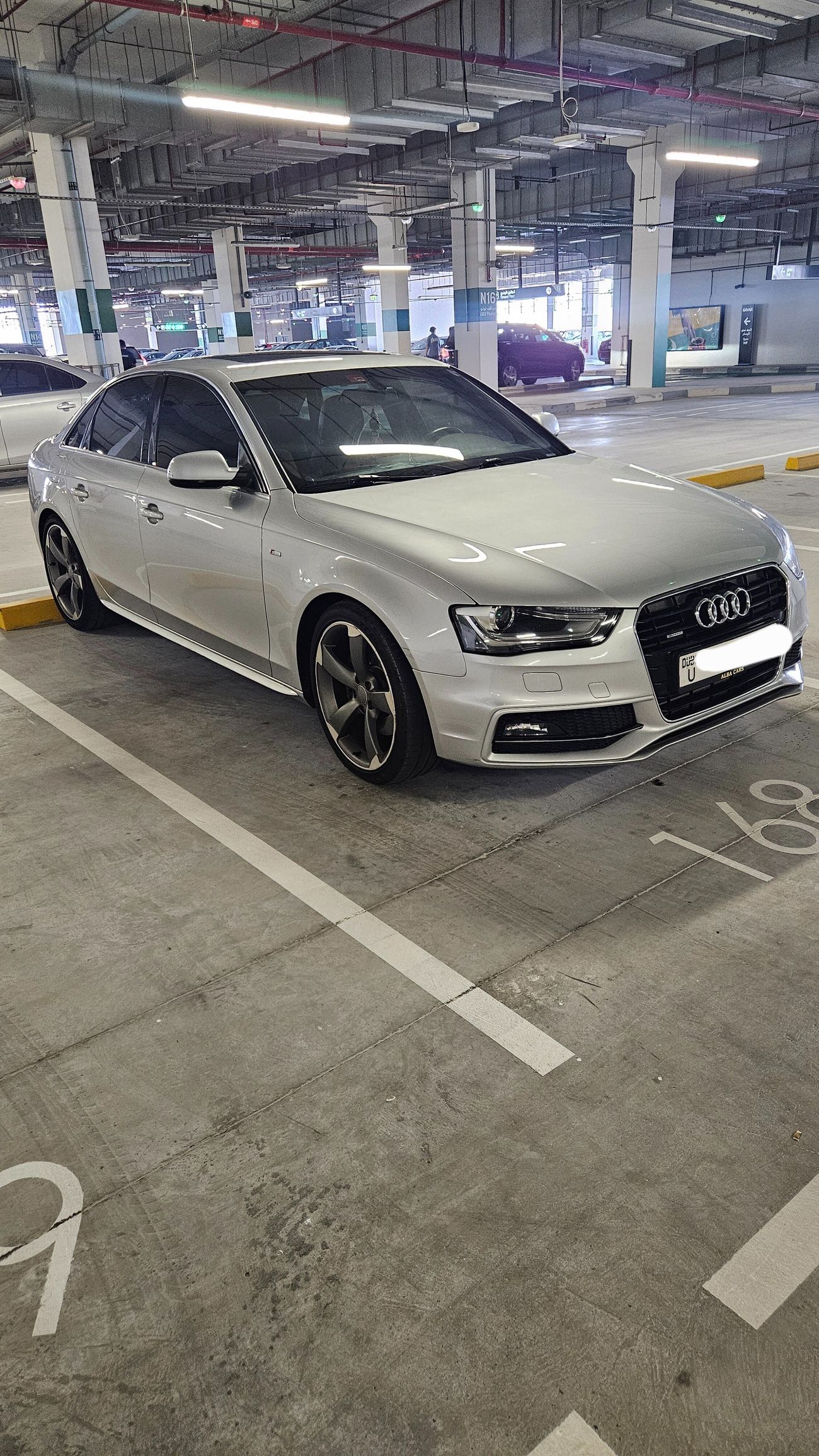 Audi A4 TFSI quattro S-Line 2.0L (208 HP)