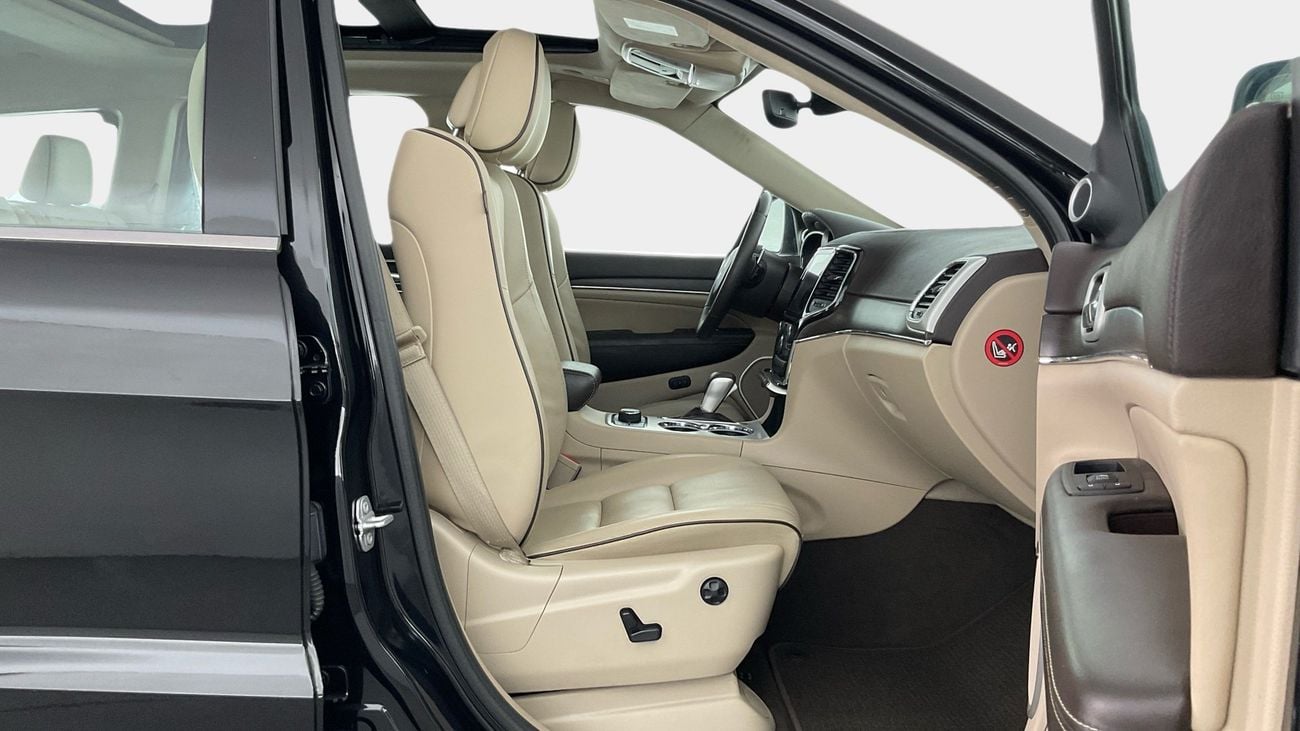 جيب جراند شيروكي Summit | شامل الضمان | 0 ﺪﻔﻋﺓ ﺃﻮﻟﻯ