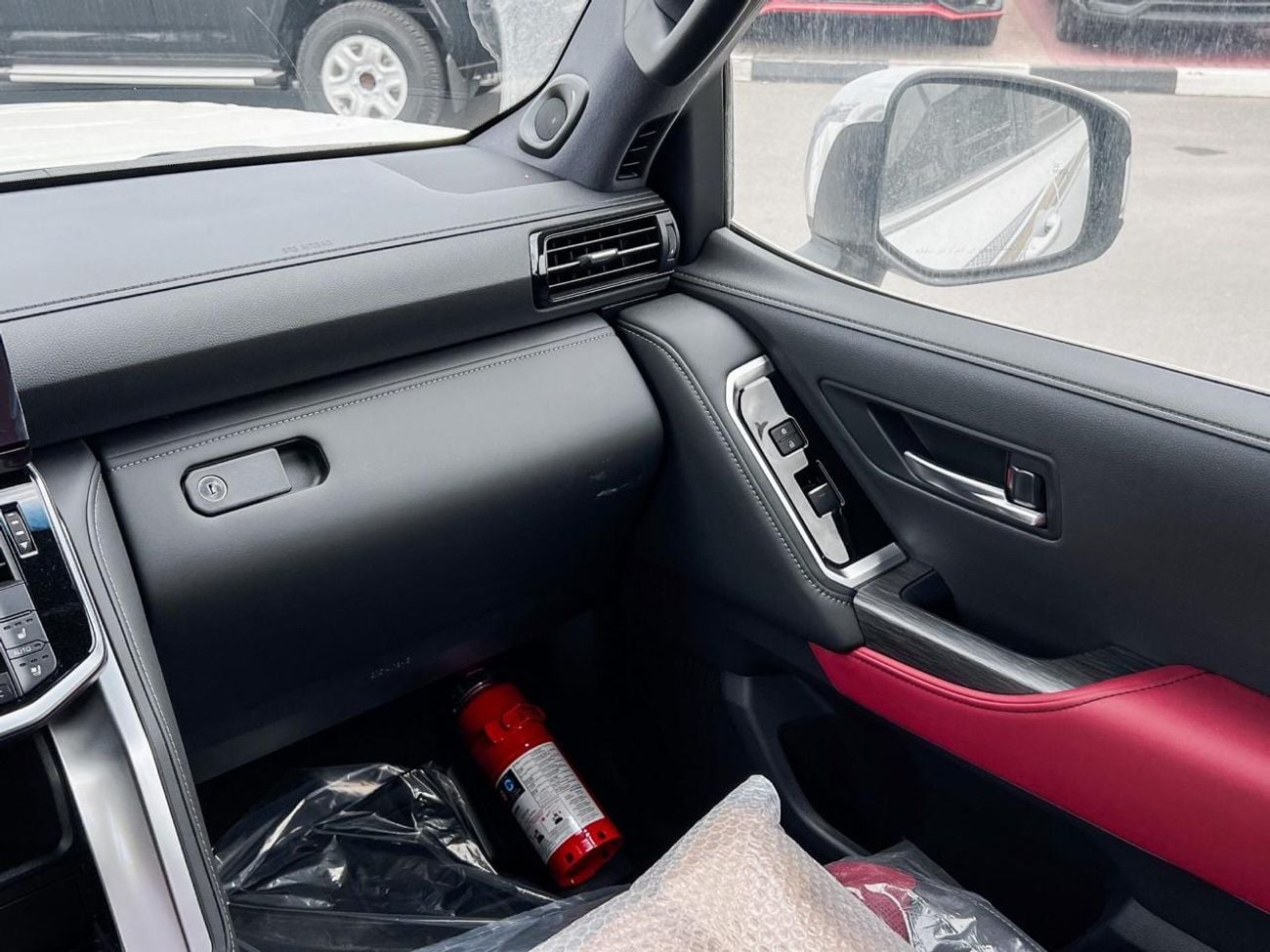 تويوتا لاند كروزر LC300 3.5L TWIN TURBO VXR OMANI SPEC