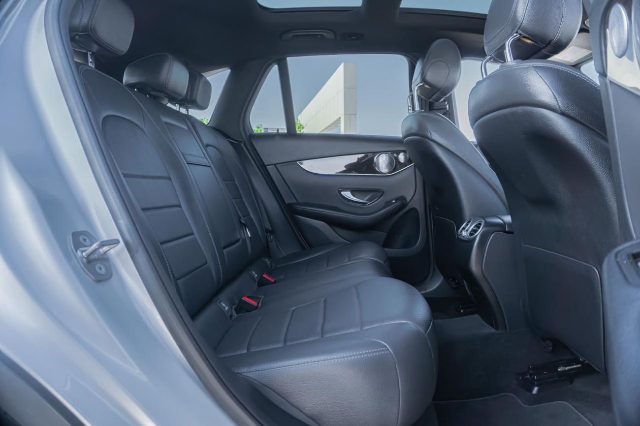 Mercedes-Benz GLC 300 Premium + 2.0L