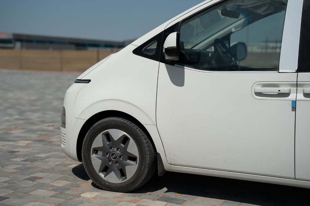 هيونداي ستاريا PRESTIGE 2.2 DIESEL | 11 SEATER | 8AT | GCC SPECIFICATIONS | FULL OPTIONS