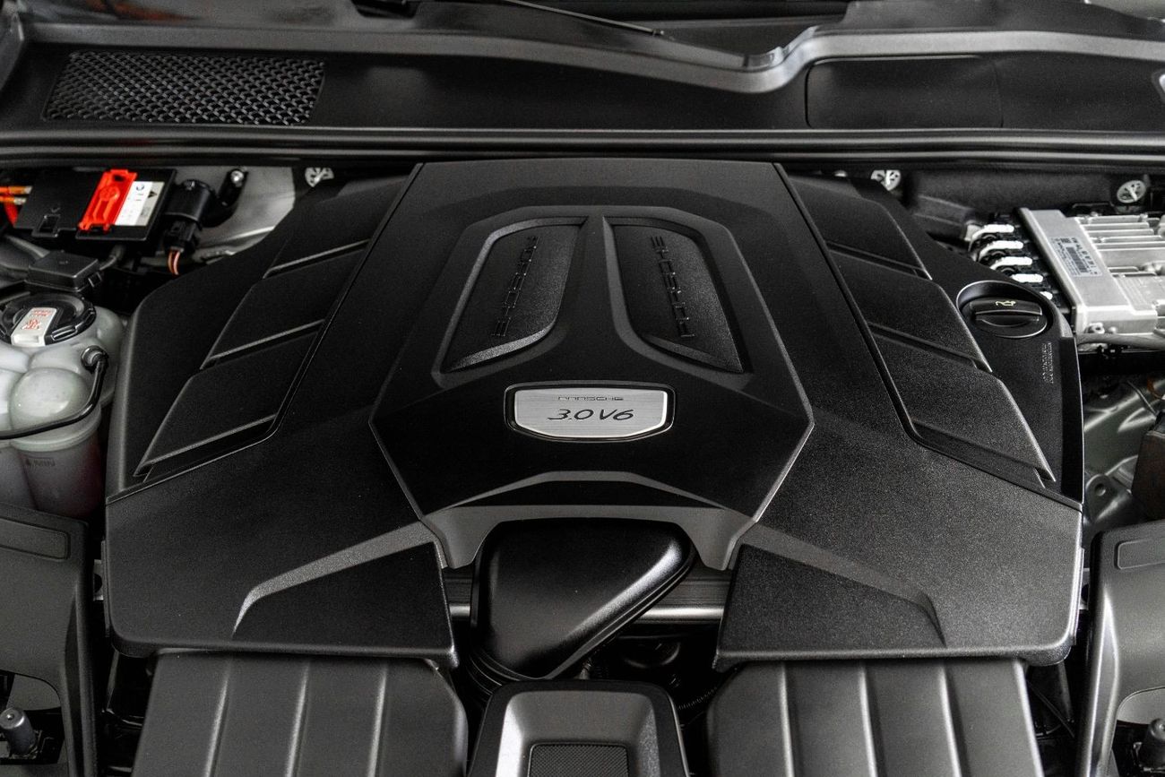 Porsche Cayenne 2021 Porsche Cayenne Coupe / Porsche Warranty & Porsche Service Contract