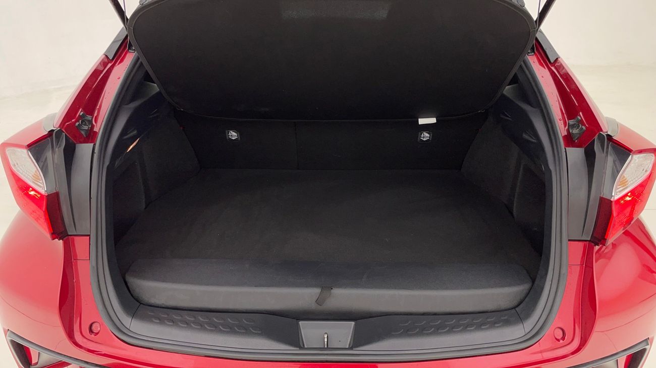 تويوتا CHR VX 1.8 | بدون دفعة مقدمة | اختبار القيادة في المنزل