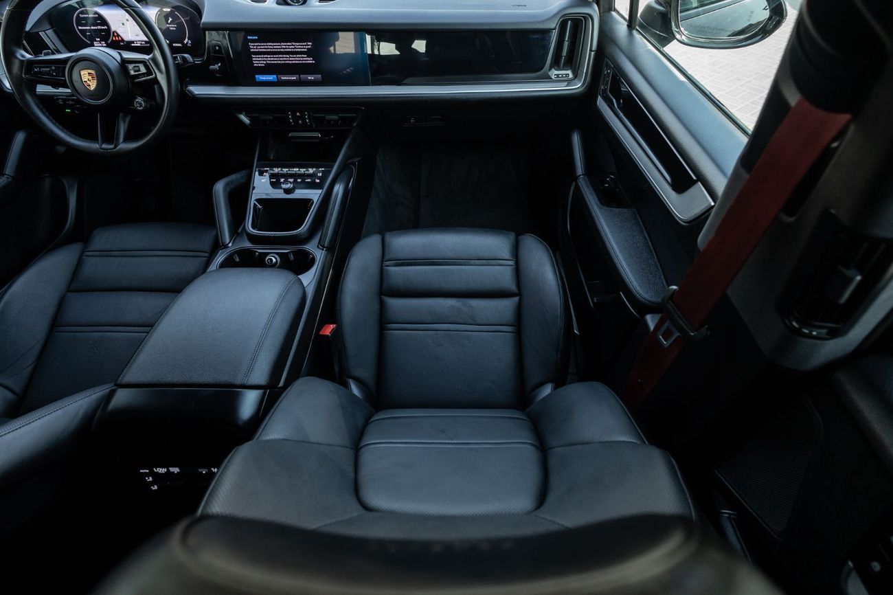 Porsche Cayenne Base