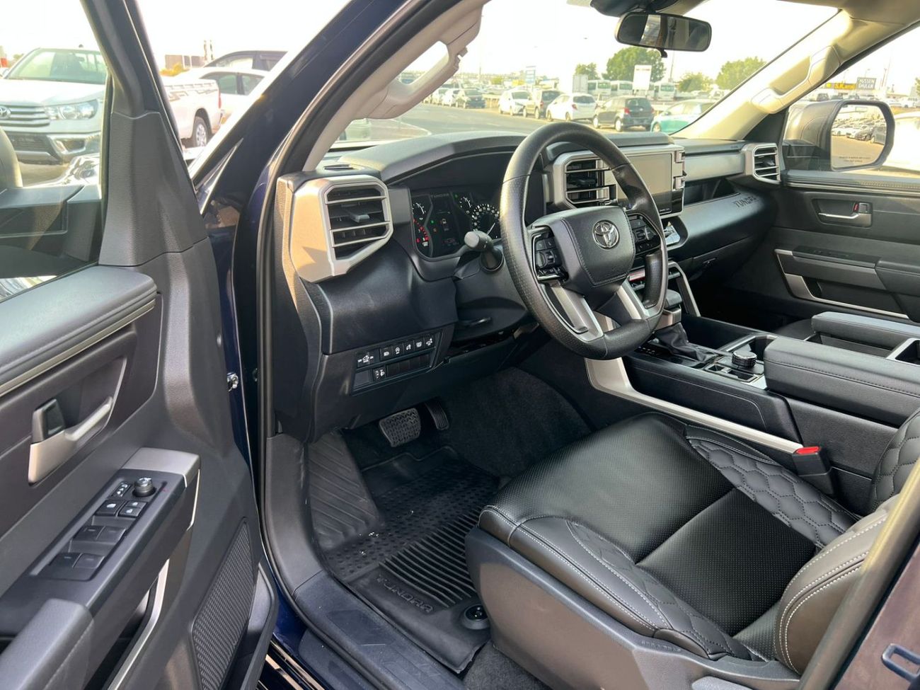 Toyota Tundra 2024 Toyota Tundra Crewmax SR5 - 3.4L V6  - AWD 4x4 - Rear Camera - Leather Seat - Low Mileage